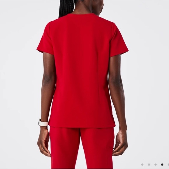 Figs Catarina - One Pocket Scrub Top - Pop Red - Picture 3 of 8